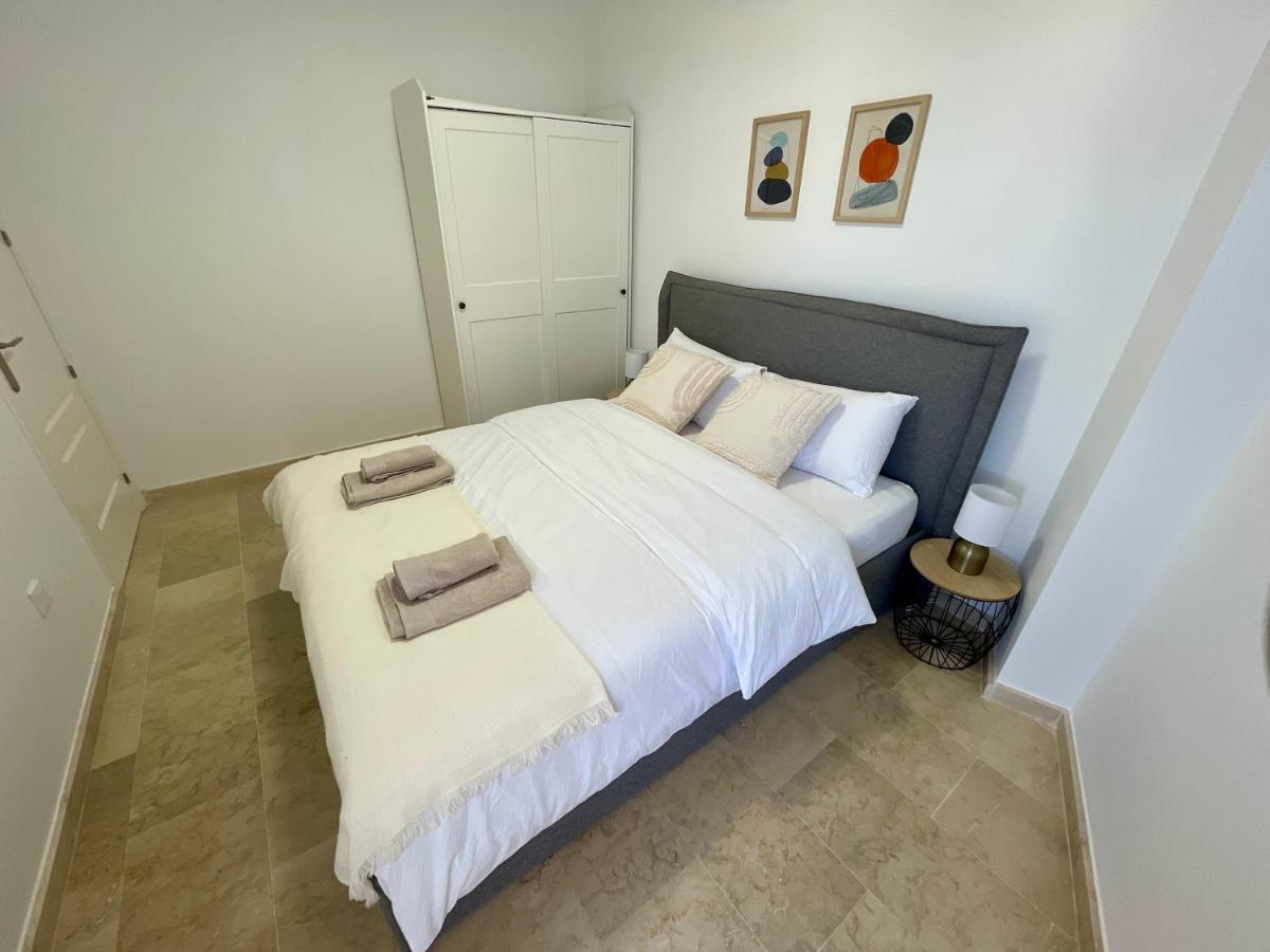 Hill Sea View Apartment มานิลบา ภายนอก รูปภาพ